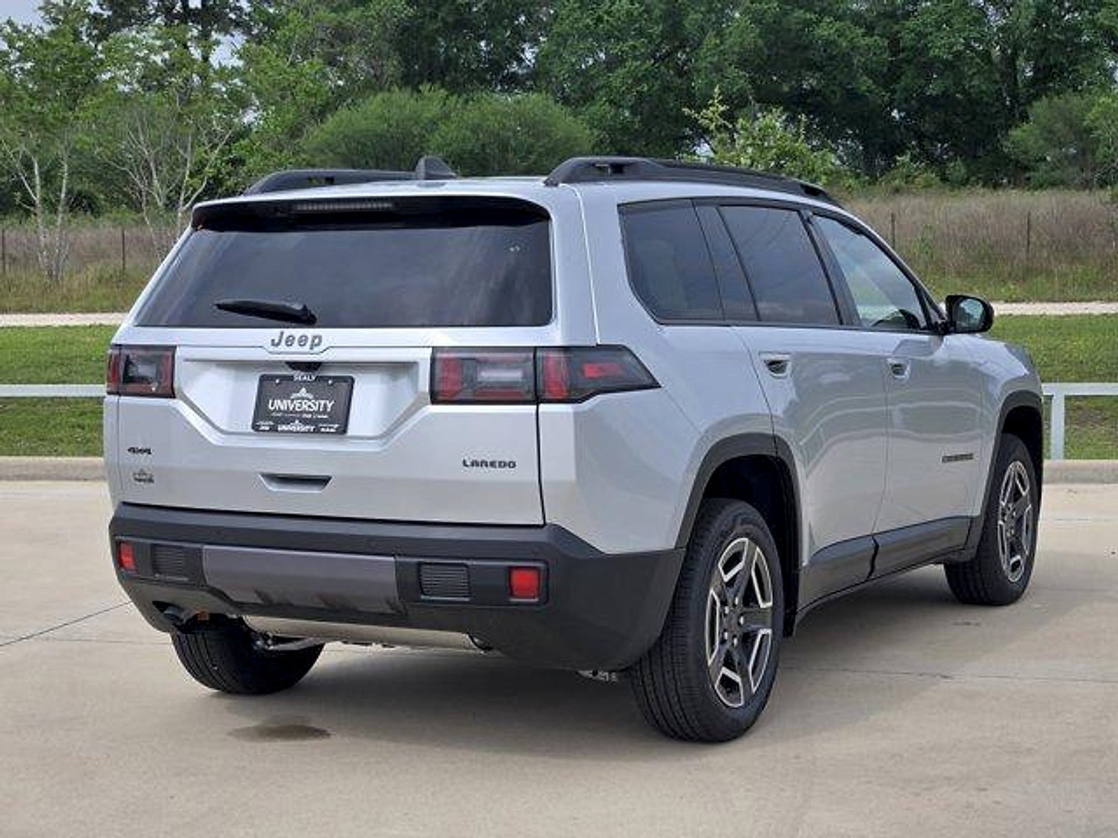 2026 Jeep Cherokee CHEROKEE LAREDO 4X4