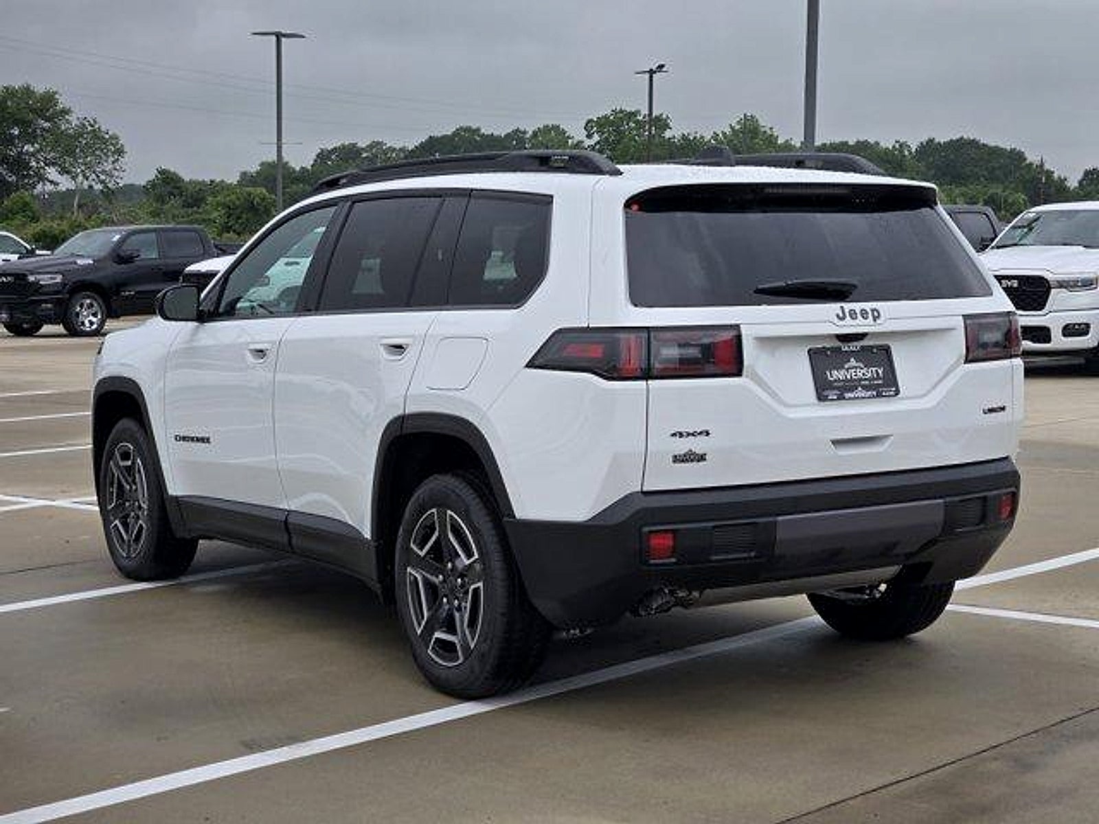 2026 Jeep Cherokee CHEROKEE LAREDO 4X4