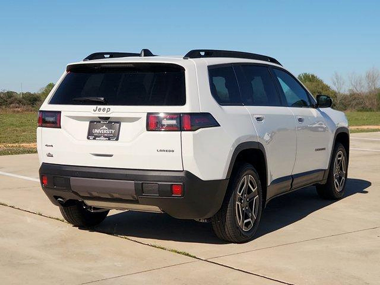 2026 Jeep Cherokee CHEROKEE LAREDO 4X4