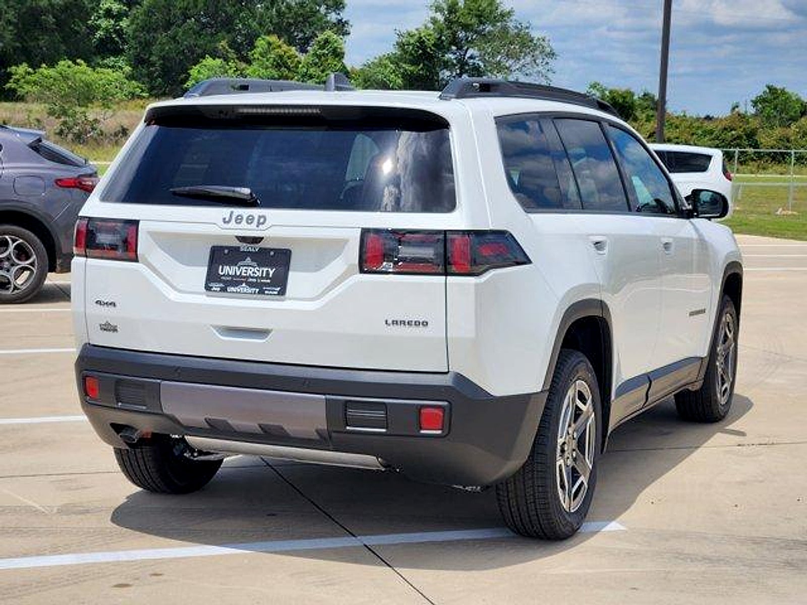2026 Jeep Cherokee CHEROKEE LAREDO 4X4