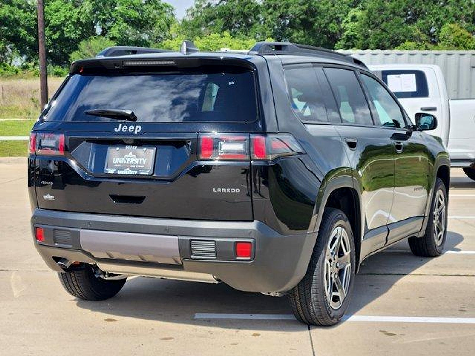 2026 Jeep Cherokee CHEROKEE LAREDO 4X4