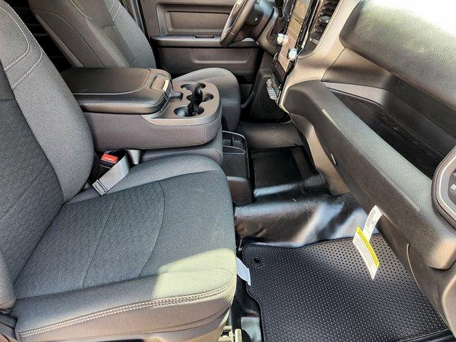 2026 RAM Ram 3500 RAM 3500 TRADESMAN CREW CAB 4X4 6'4' BOX