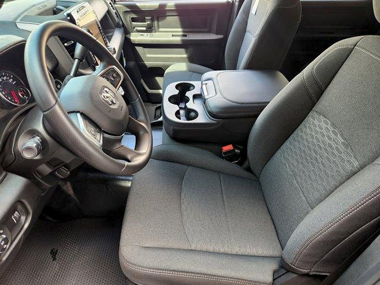 2026 RAM Ram 3500 RAM 3500 TRADESMAN CREW CAB 4X4 6'4' BOX