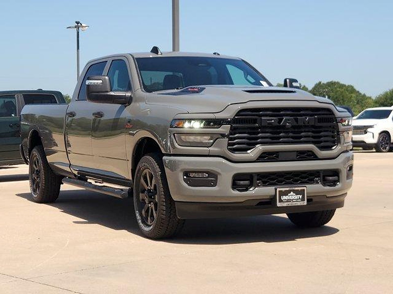 2026 RAM 2500 RAM 2500 BLACK EXPRESS CREW CAB 4X2 8' BOX