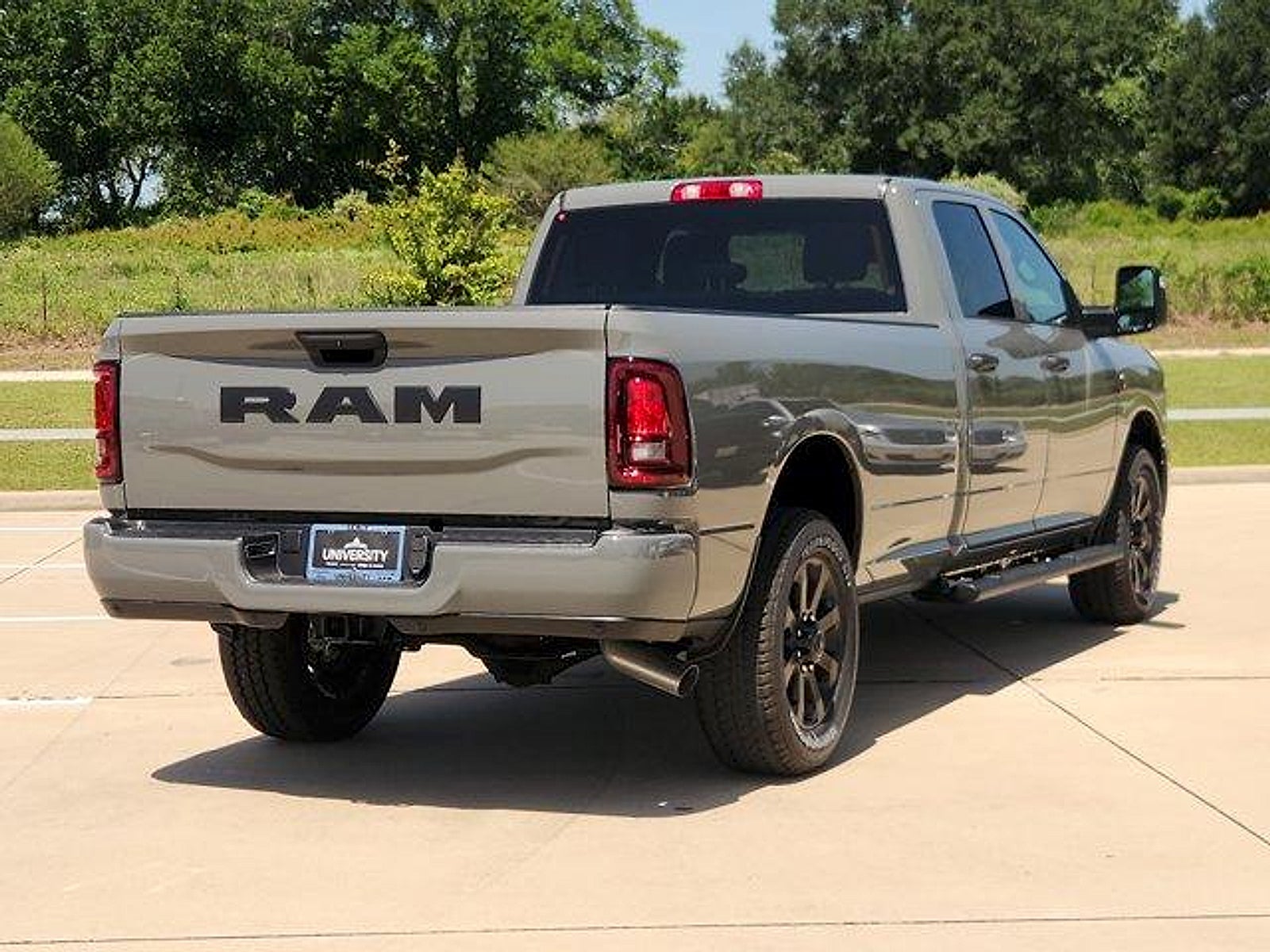 2026 RAM 2500 RAM 2500 BLACK EXPRESS CREW CAB 4X2 8' BOX