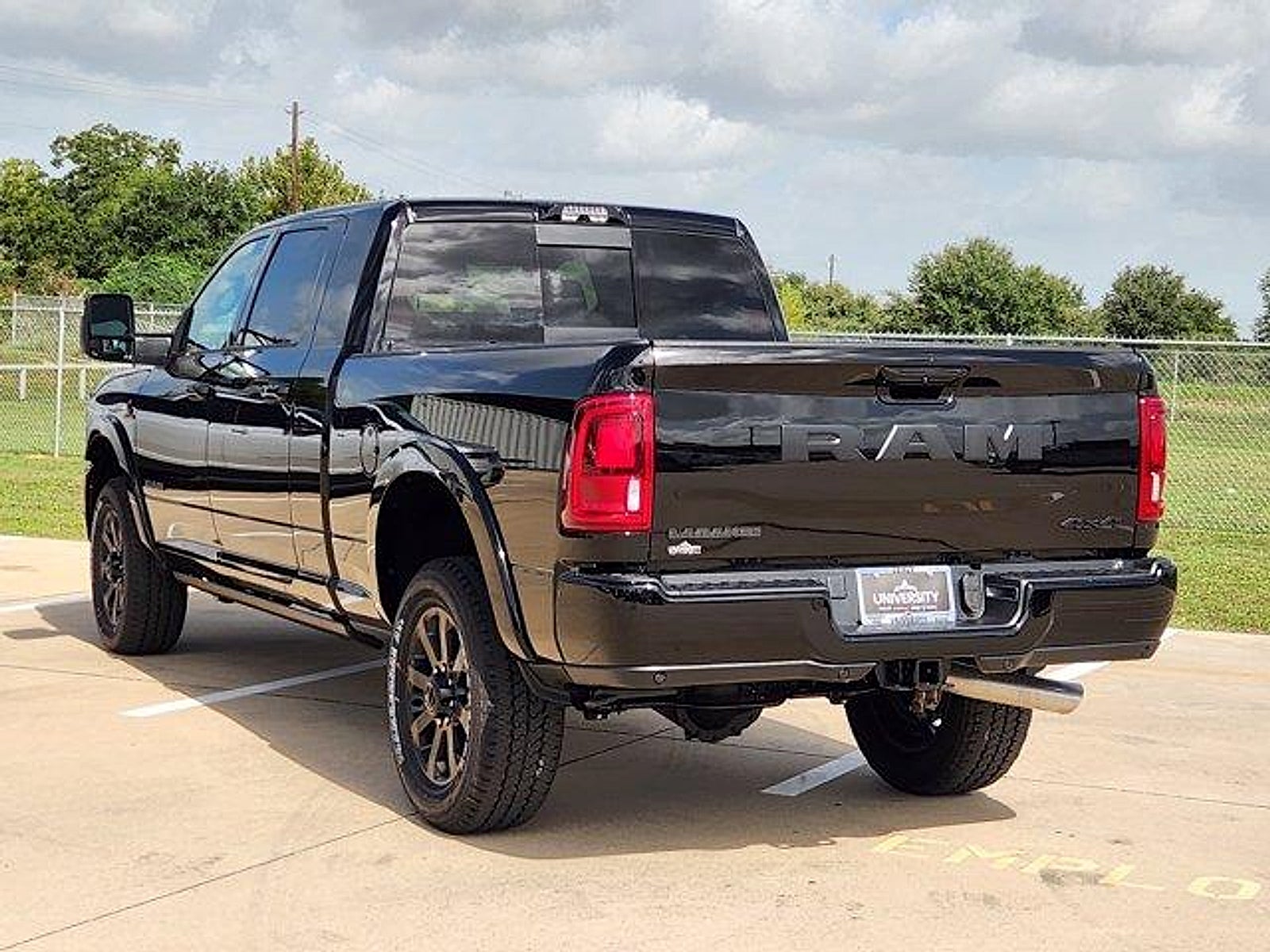 2027 RAM Ram 2500 RAM 2500 LARAMIE MEGA CAB 4X4 6'4' BOX