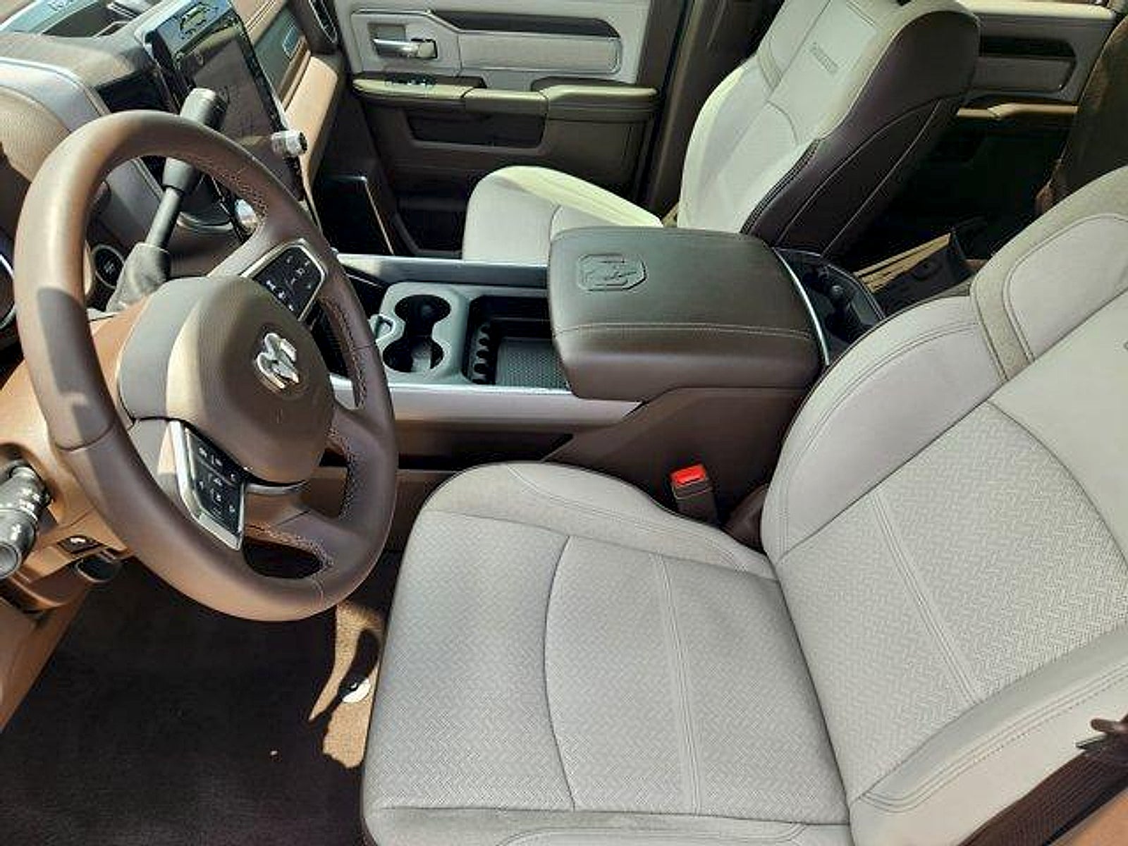 2025 RAM 3500 Laramie Crew Cab 4x4 8' Box