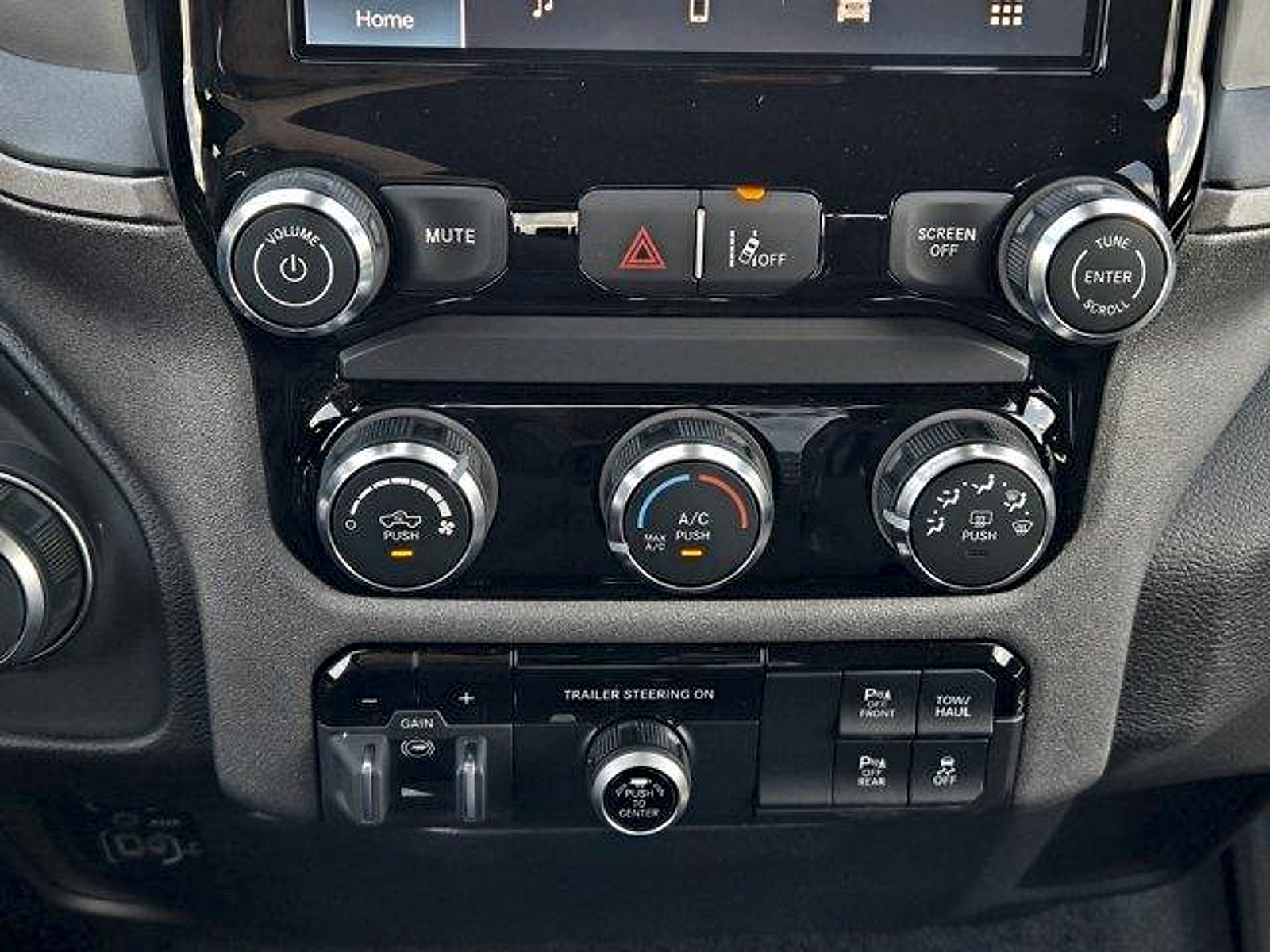 2026 RAM 1500 RAM 1500 TRADESMAN CREW CAB 4X2 5'7' BOX