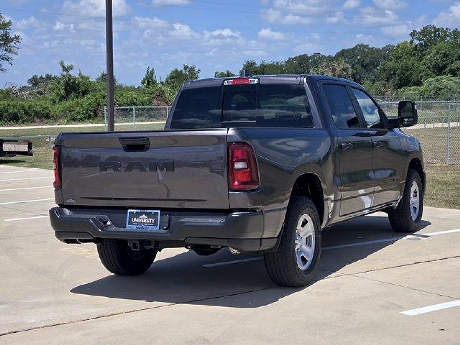 2026 RAM 1500 RAM 1500 TRADESMAN CREW CAB 4X2 5'7' BOX