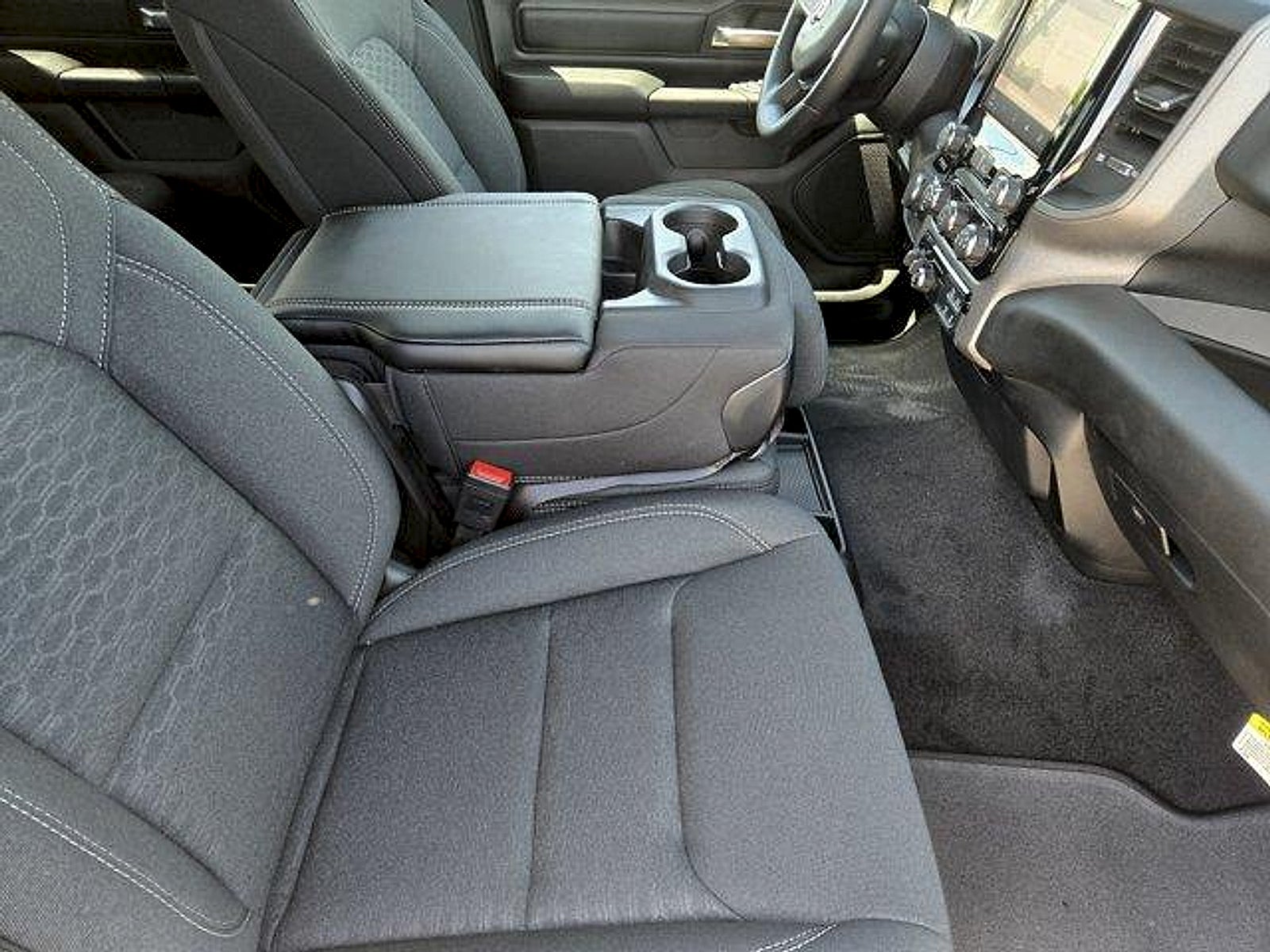 2026 RAM 1500 RAM 1500 TRADESMAN CREW CAB 4X2 5'7' BOX
