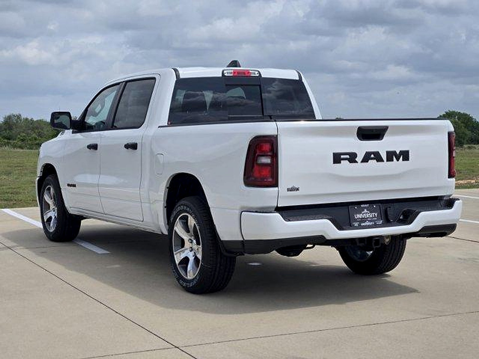 2026 RAM Ram 1500 RAM 1500 EXPRESS CREW CAB 4X2 5'7' BOX