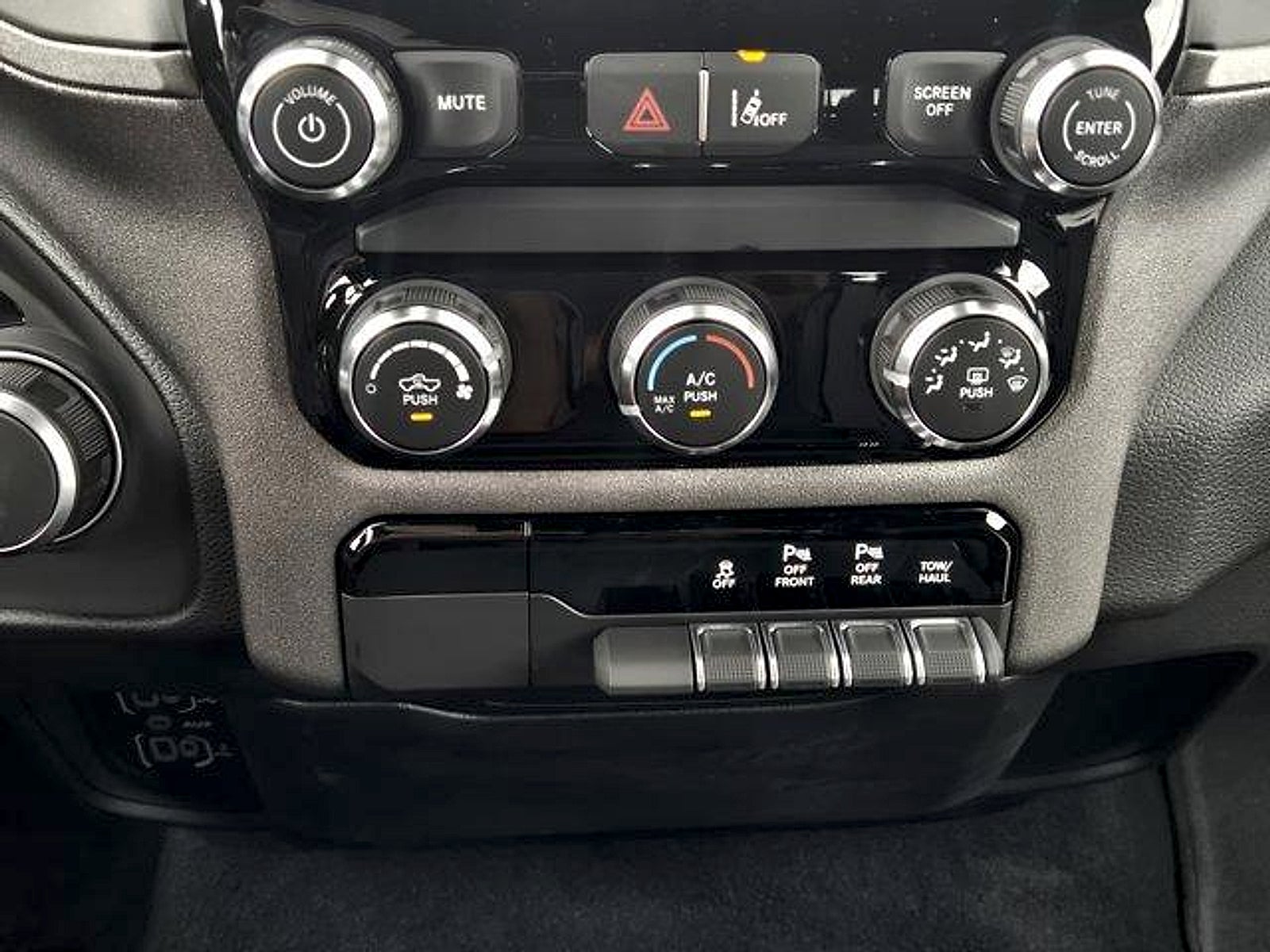 2026 RAM Ram 1500 RAM 1500 EXPRESS CREW CAB 4X2 5'7' BOX