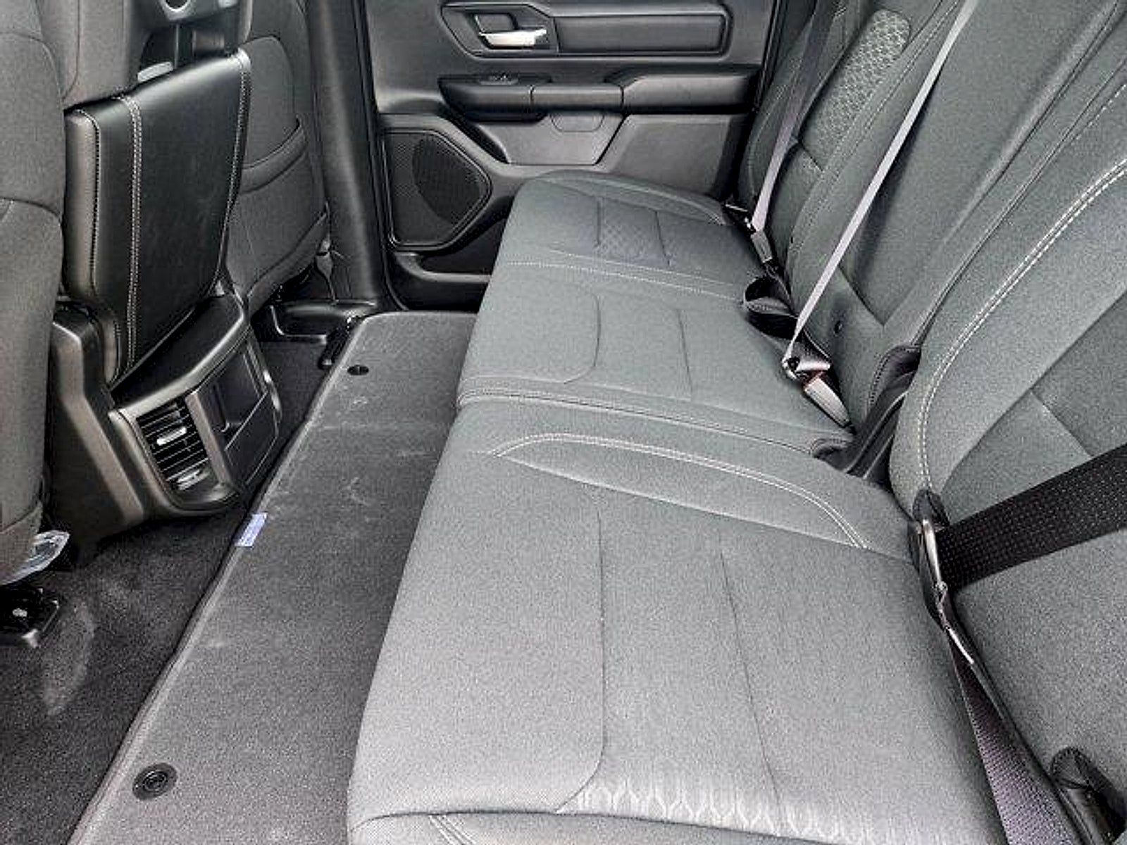 2026 RAM Ram 1500 RAM 1500 EXPRESS CREW CAB 4X2 5'7' BOX