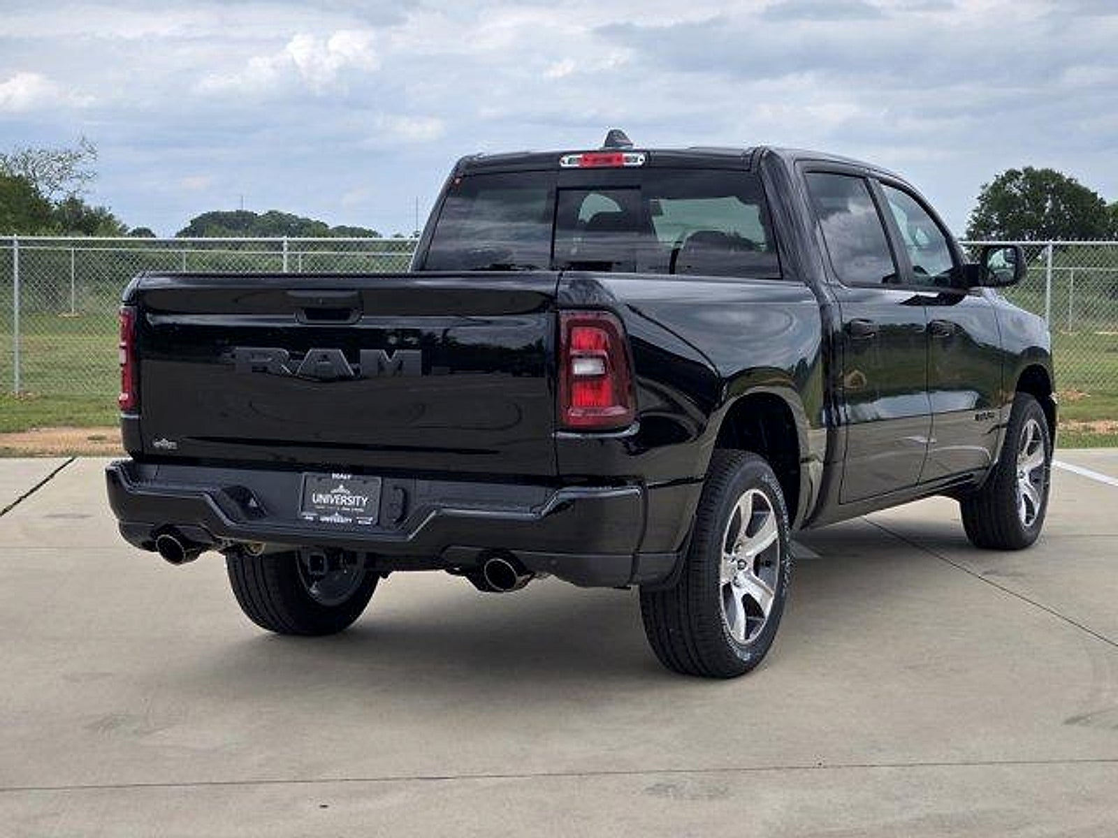 2026 RAM Ram 1500 RAM 1500 EXPRESS CREW CAB 4X2 5'7' BOX