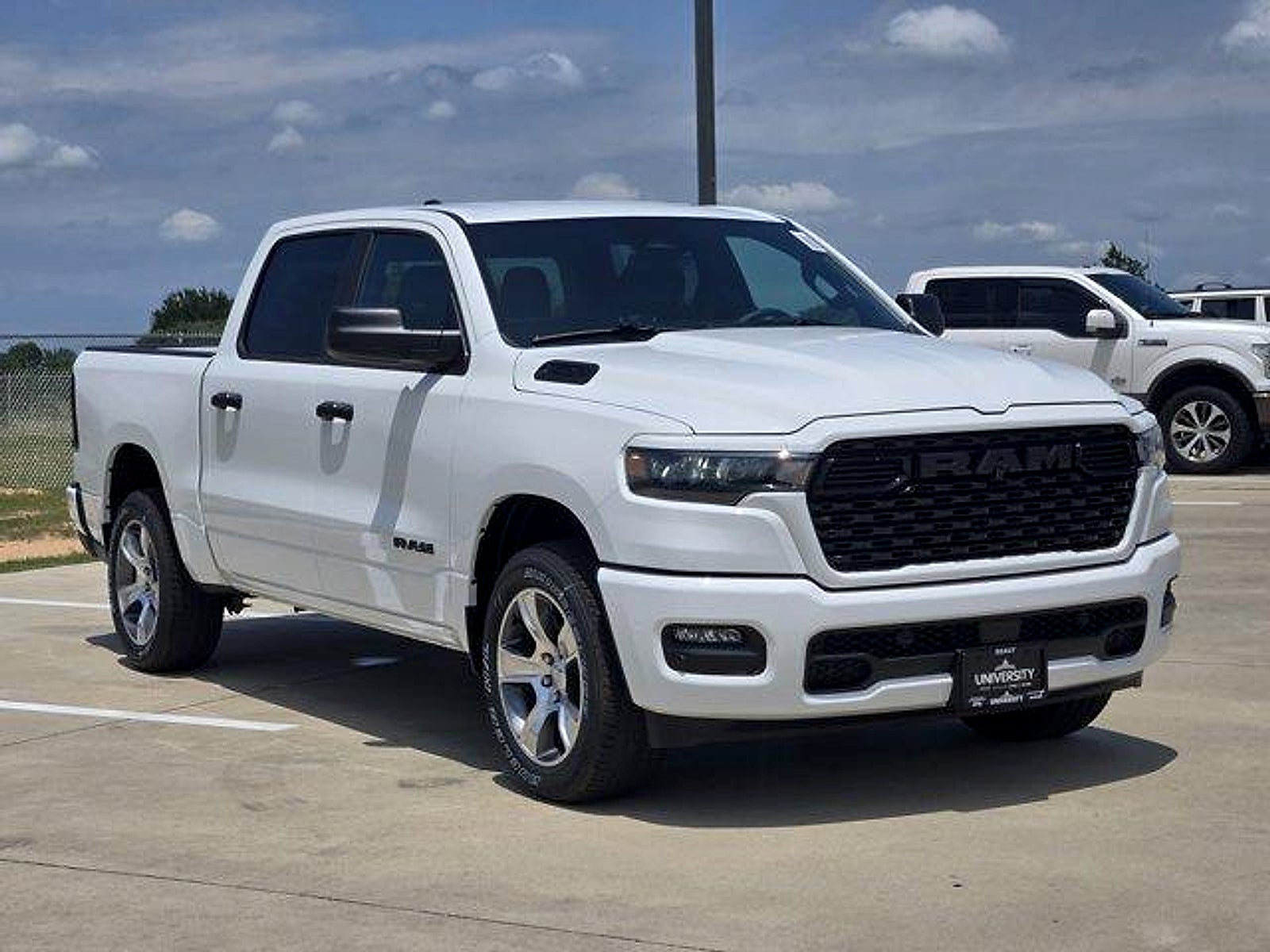 2026 RAM Ram 1500 RAM 1500 EXPRESS CREW CAB 4X2 5'7' BOX