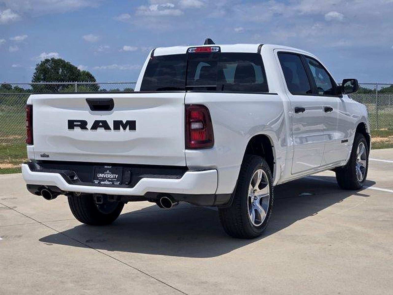 2026 RAM Ram 1500 RAM 1500 EXPRESS CREW CAB 4X2 5'7' BOX