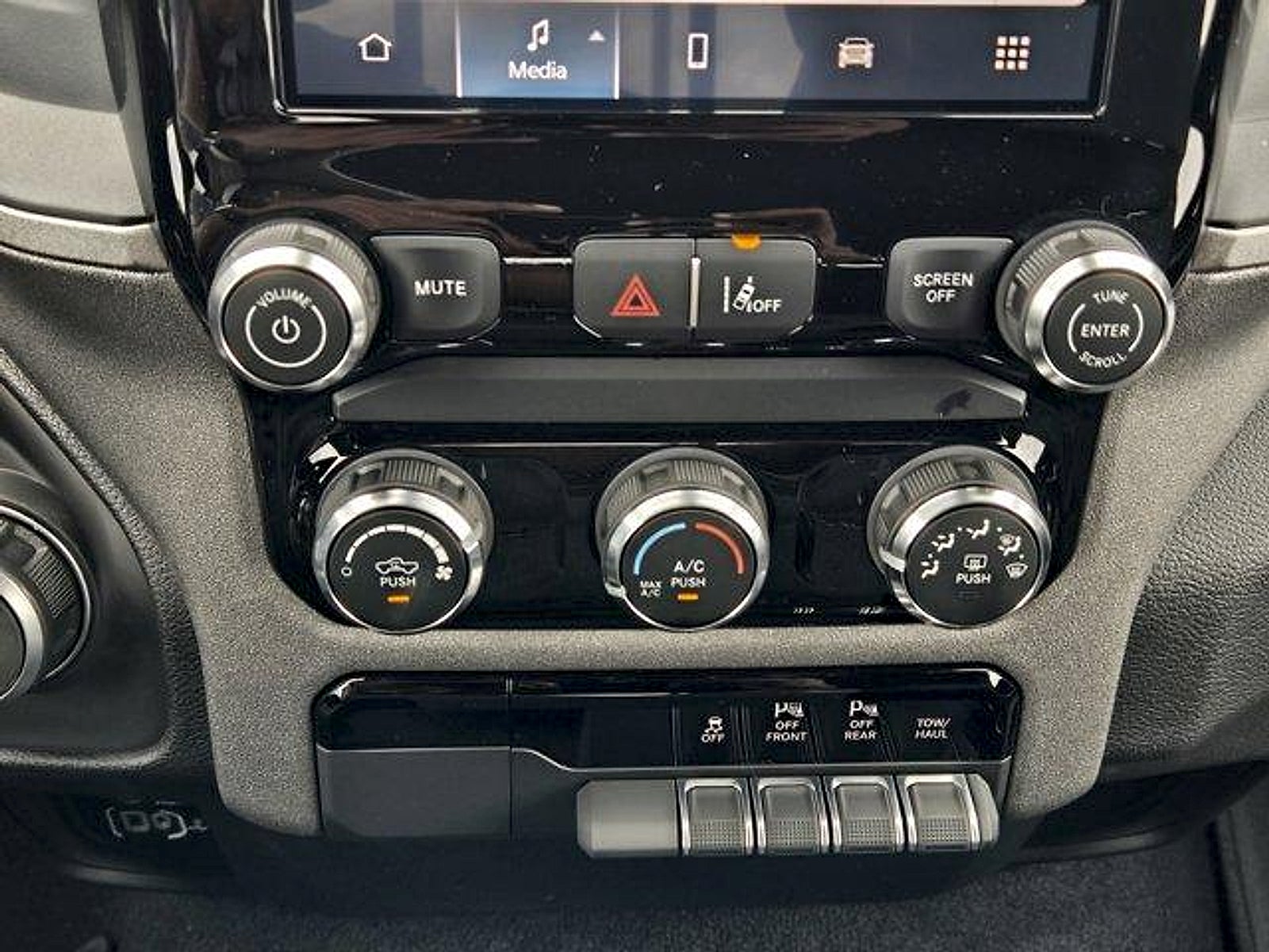 2026 RAM Ram 1500 RAM 1500 EXPRESS CREW CAB 4X2 5'7' BOX