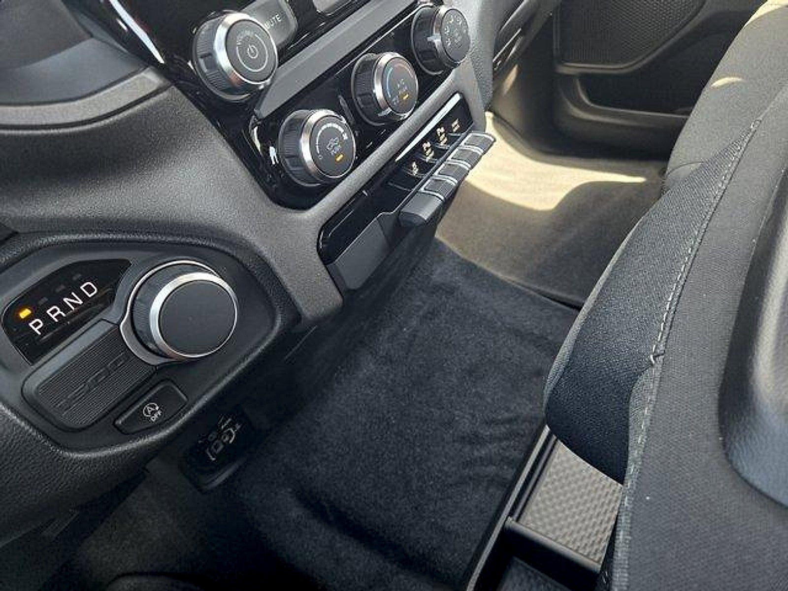 2026 RAM 1500 RAM 1500 EXPRESS CREW CAB 4X2 5'7' BOX