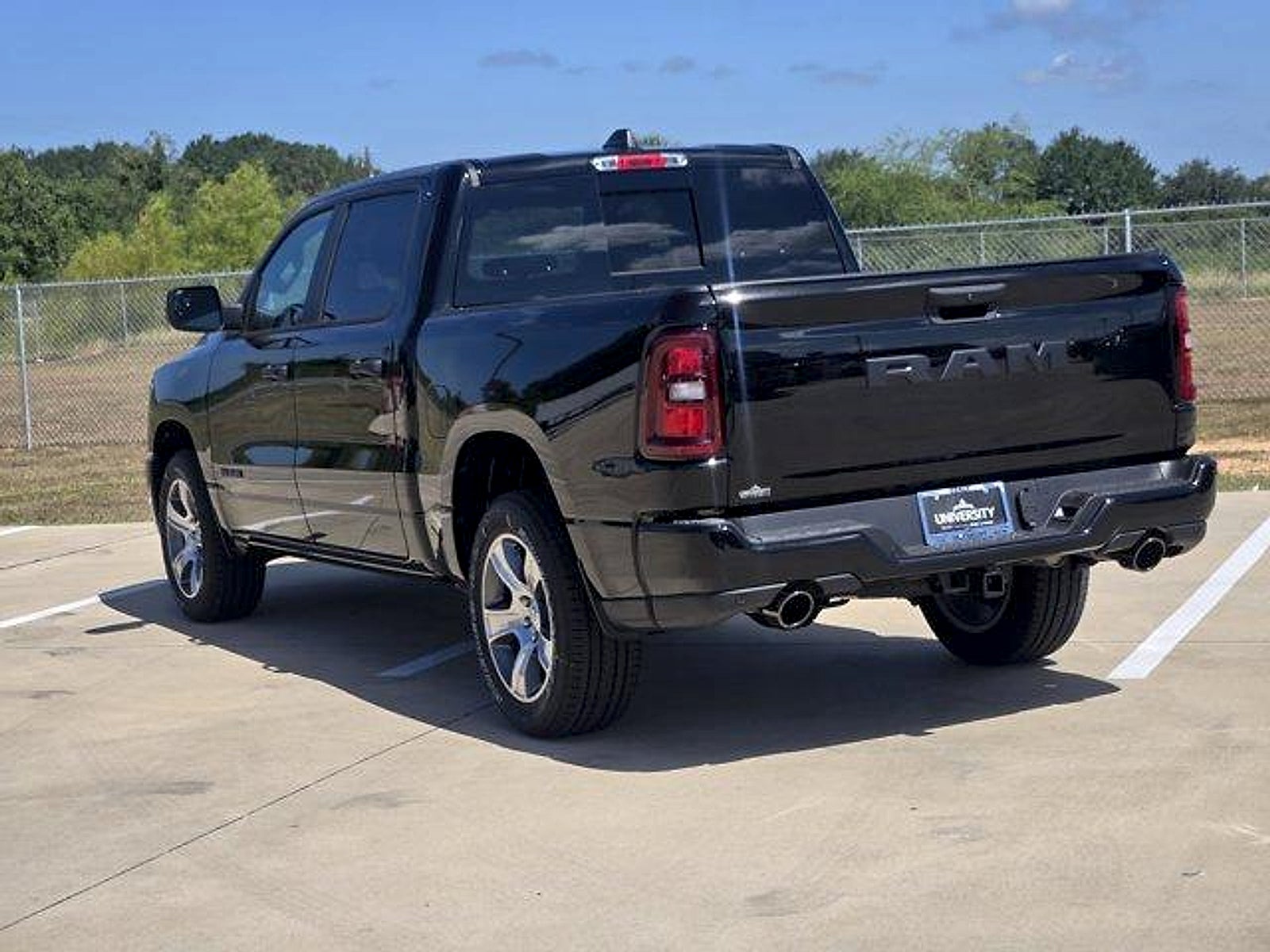 2026 RAM 1500 RAM 1500 EXPRESS CREW CAB 4X2 5'7' BOX