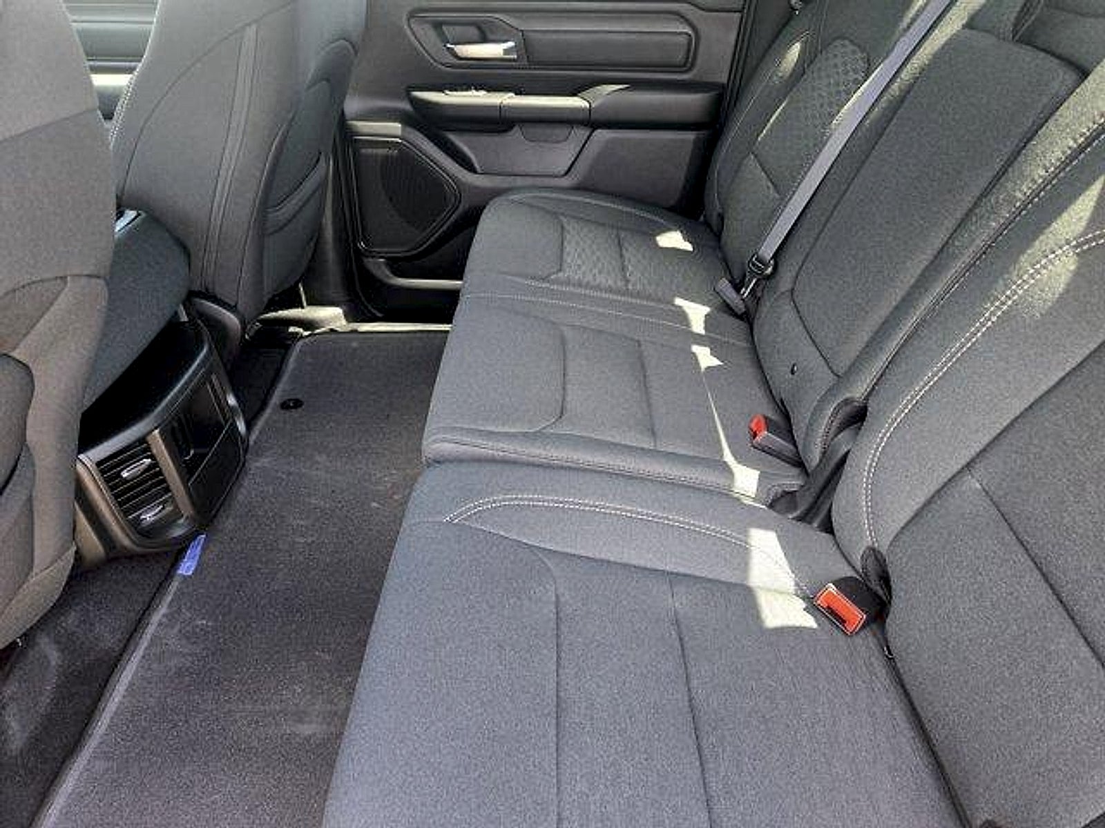 2026 RAM 1500 RAM 1500 EXPRESS CREW CAB 4X2 5'7' BOX