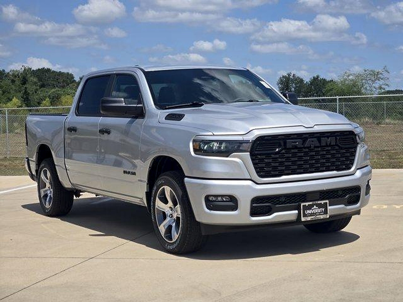 2026 RAM 1500 RAM 1500 EXPRESS CREW CAB 4X2 5'7' BOX