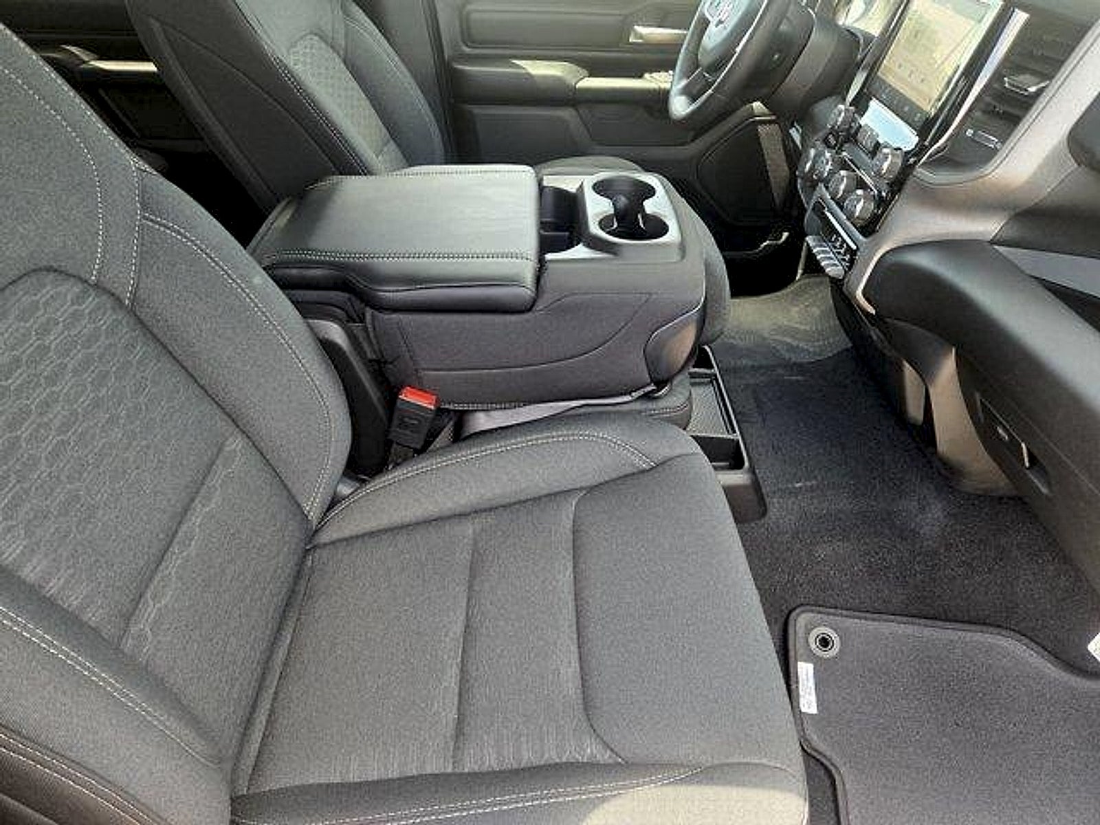 2026 RAM 1500 RAM 1500 EXPRESS CREW CAB 4X2 5'7' BOX