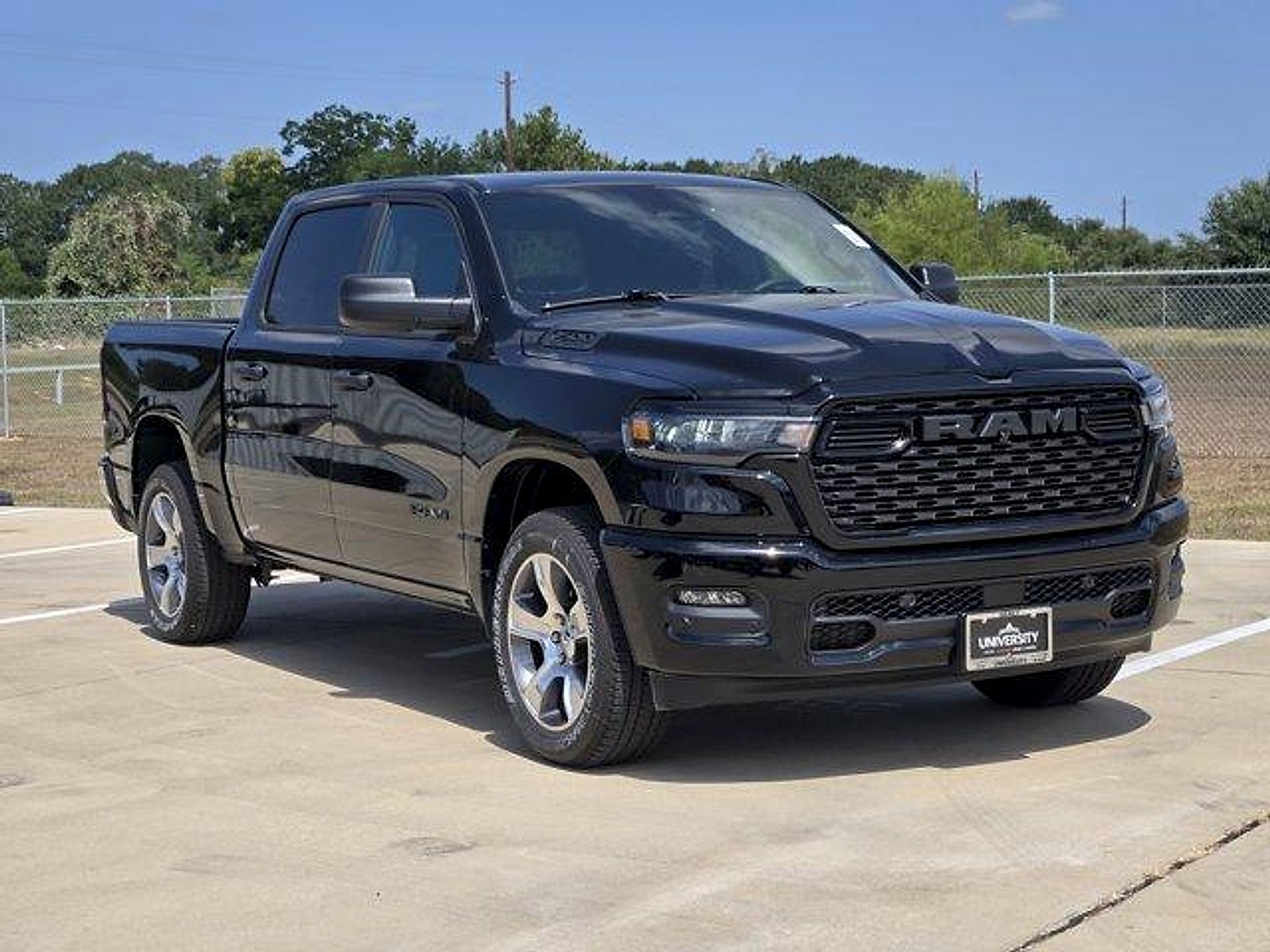 2026 RAM 1500 RAM 1500 EXPRESS CREW CAB 4X2 5'7' BOX
