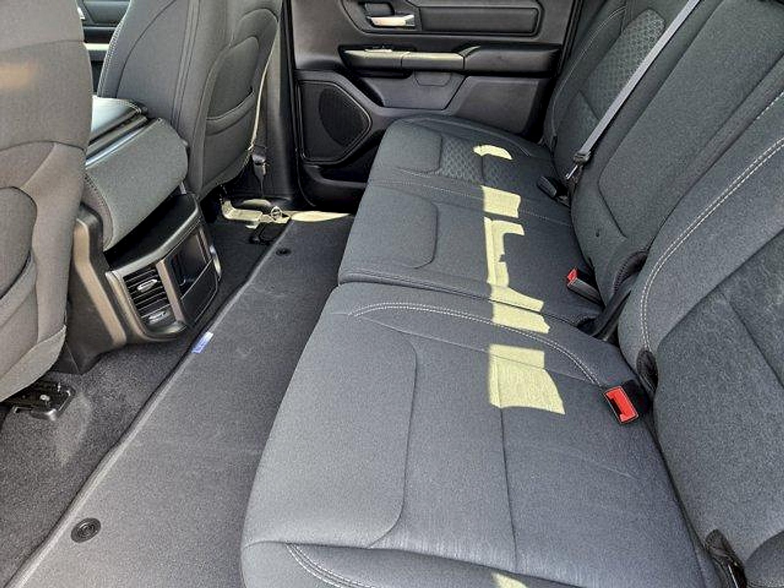 2026 RAM 1500 RAM 1500 EXPRESS CREW CAB 4X2 5'7' BOX