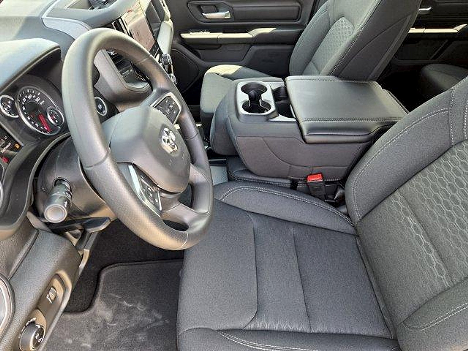 2026 RAM 1500 RAM 1500 EXPRESS CREW CAB 4X2 5'7' BOX