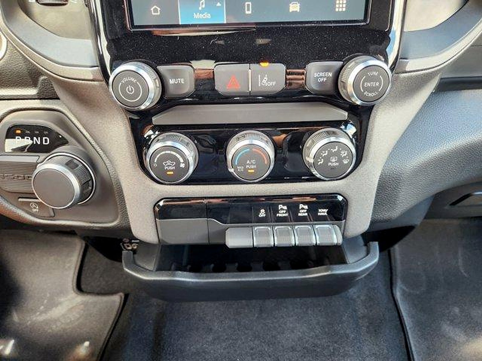 2026 RAM Ram 1500 RAM 1500 EXPRESS CREW CAB 4X2 5'7' BOX
