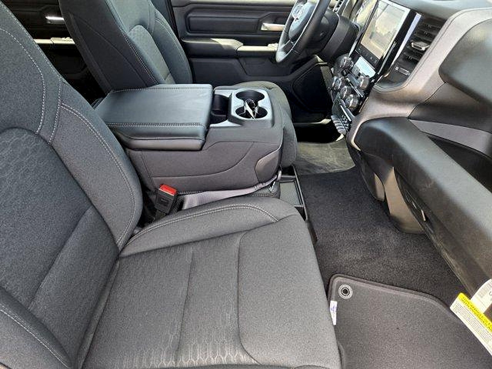 2026 RAM 1500 RAM 1500 EXPRESS CREW CAB 4X2 5'7' BOX