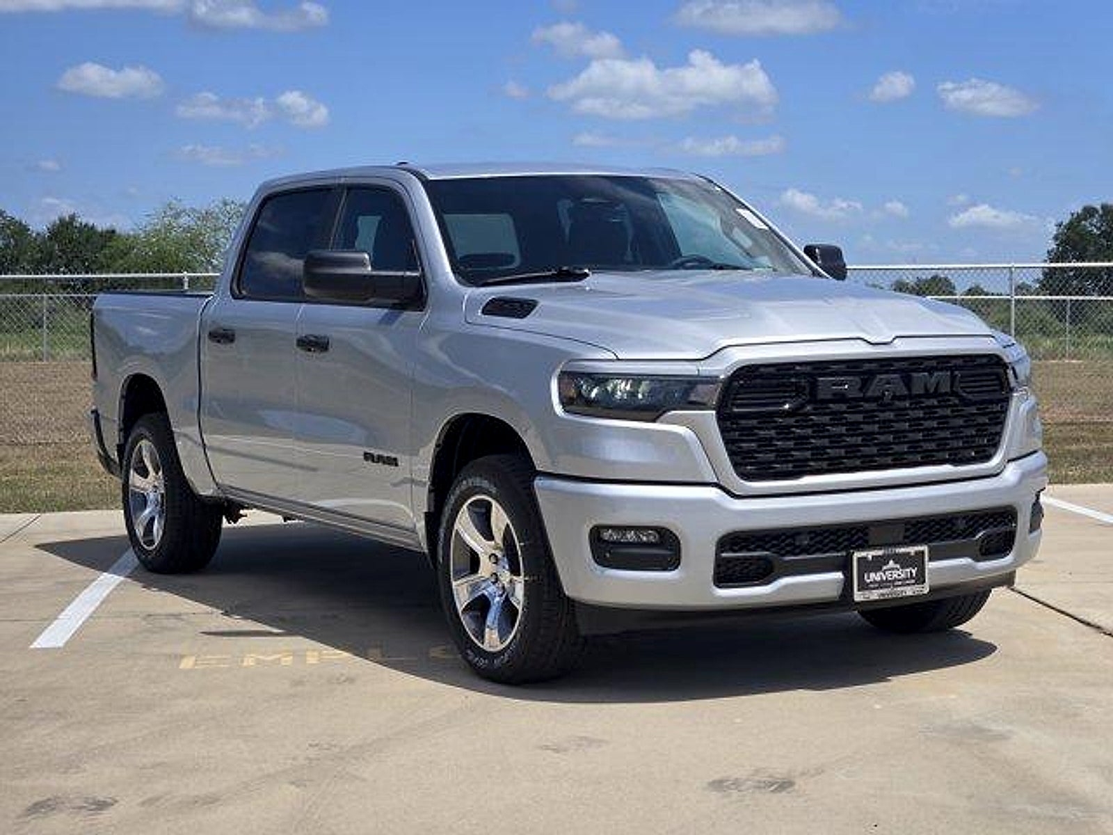 2026 RAM 1500 RAM 1500 EXPRESS CREW CAB 4X2 5'7' BOX