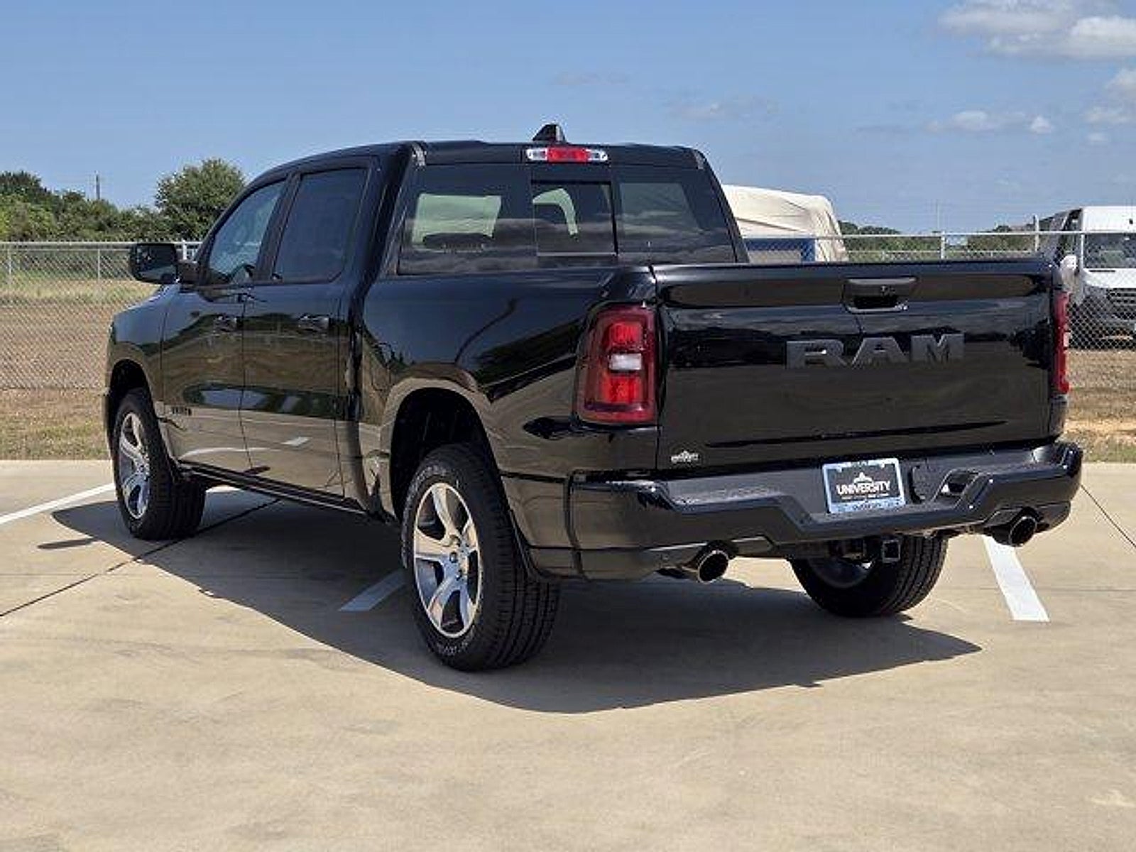 2026 RAM 1500 RAM 1500 EXPRESS CREW CAB 4X2 5'7' BOX