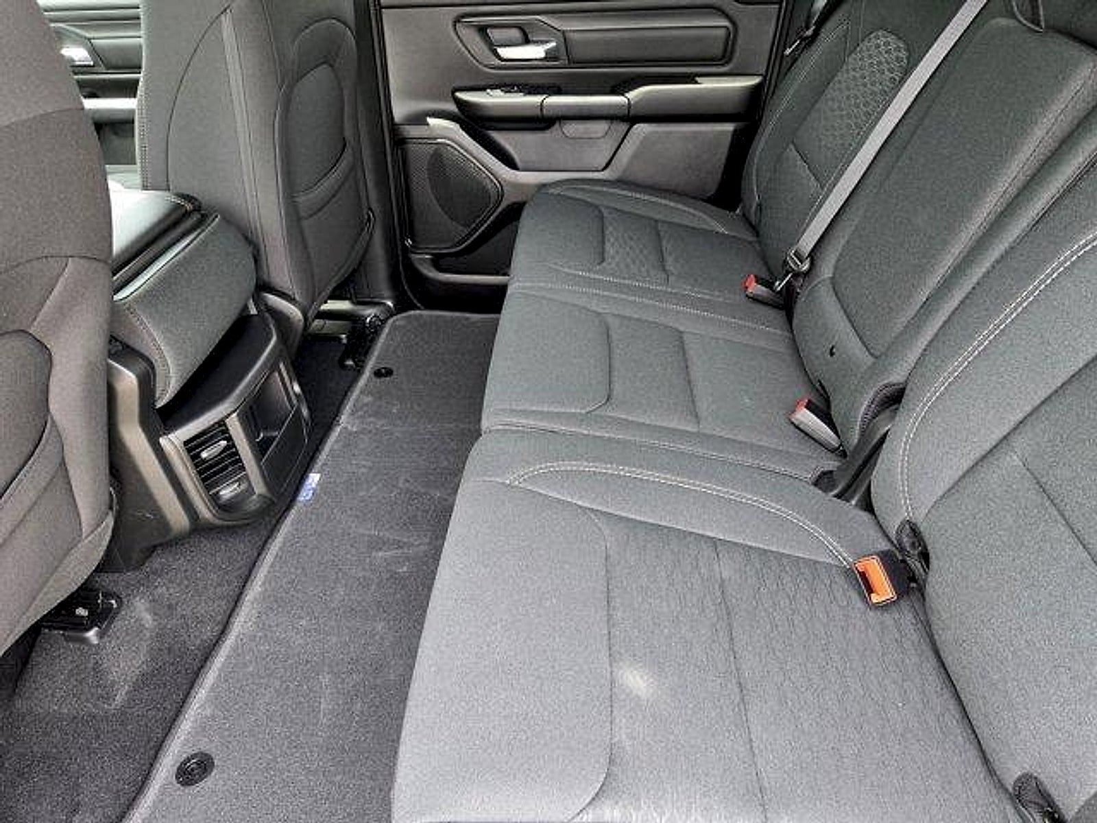 2026 RAM Ram 1500 RAM 1500 EXPRESS CREW CAB 4X2 5'7' BOX