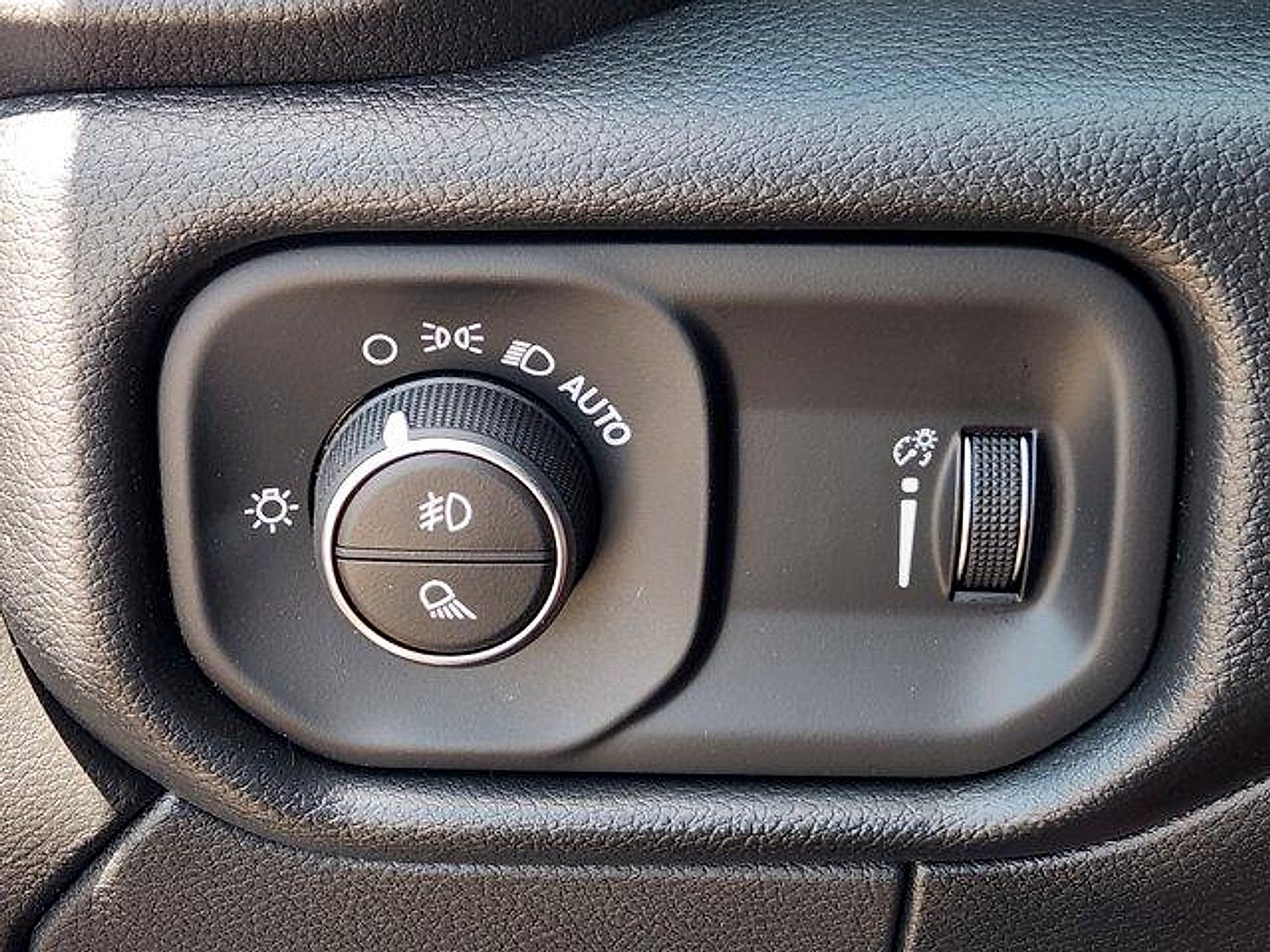 2026 RAM 2500 RAM 2500 TRADESMAN CREW CAB 4X2 6'4' BOX