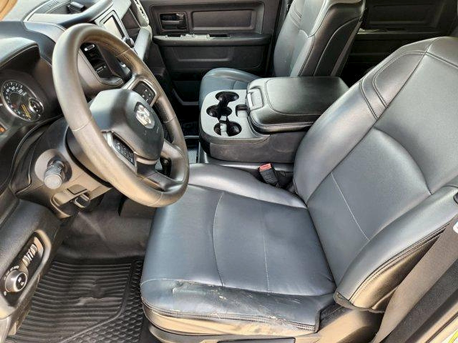 2020 RAM 2500 Tradesman Crew Cab 4x4 6'4' Box