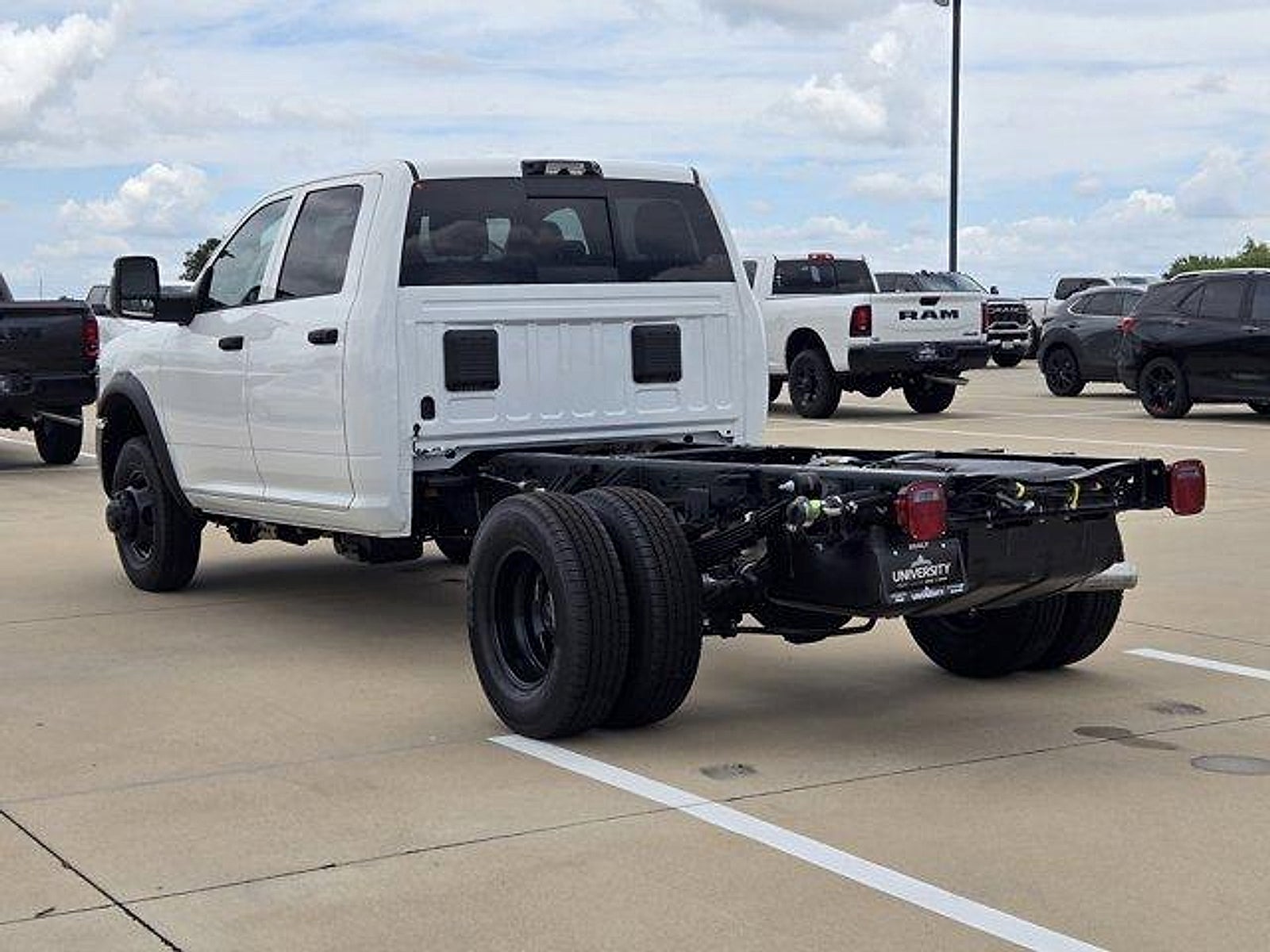 2026 RAM Ram 3500 Chassis Cab RAM 3500 TRADESMAN CREW CAB CHASSIS 4X4 60' CA