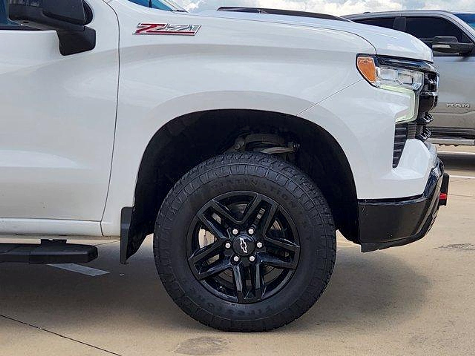 2023 Chevrolet Silverado 1500 4WD Crew Cab Short Bed LT Trail Boss
