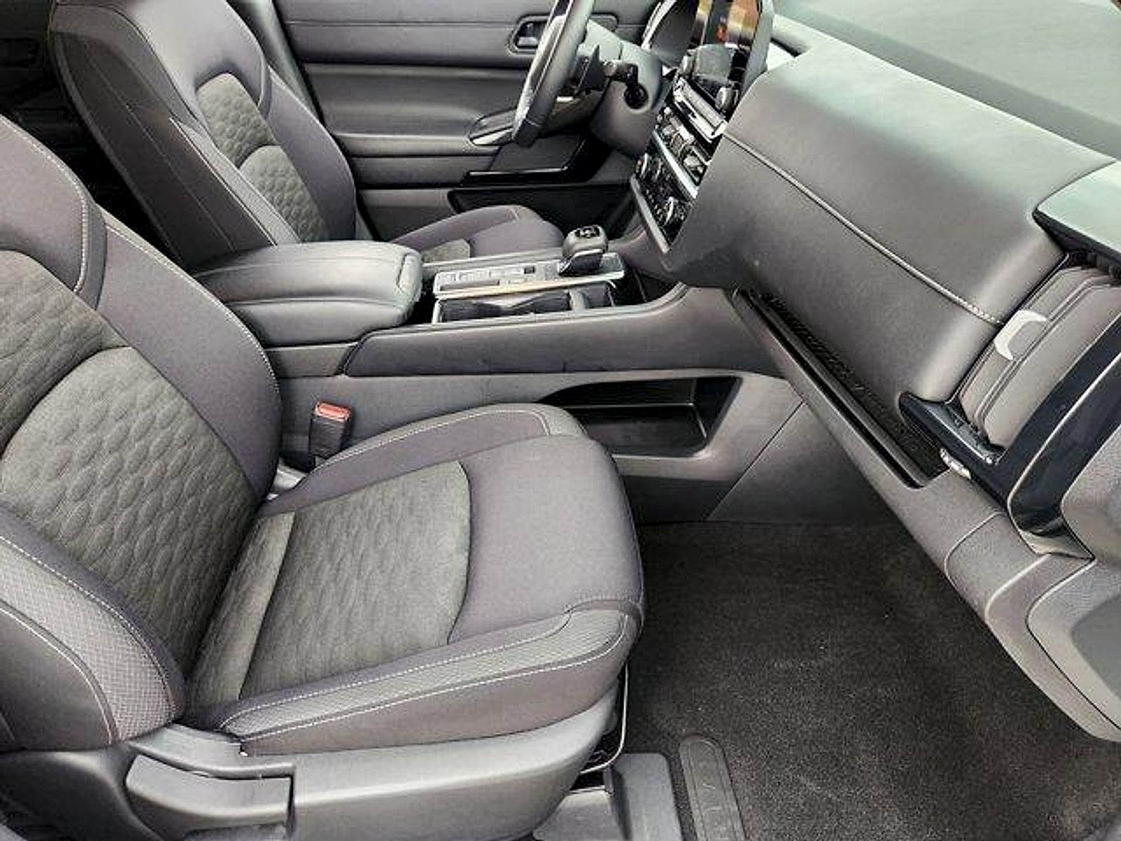 2023 Nissan Pathfinder SV FWD