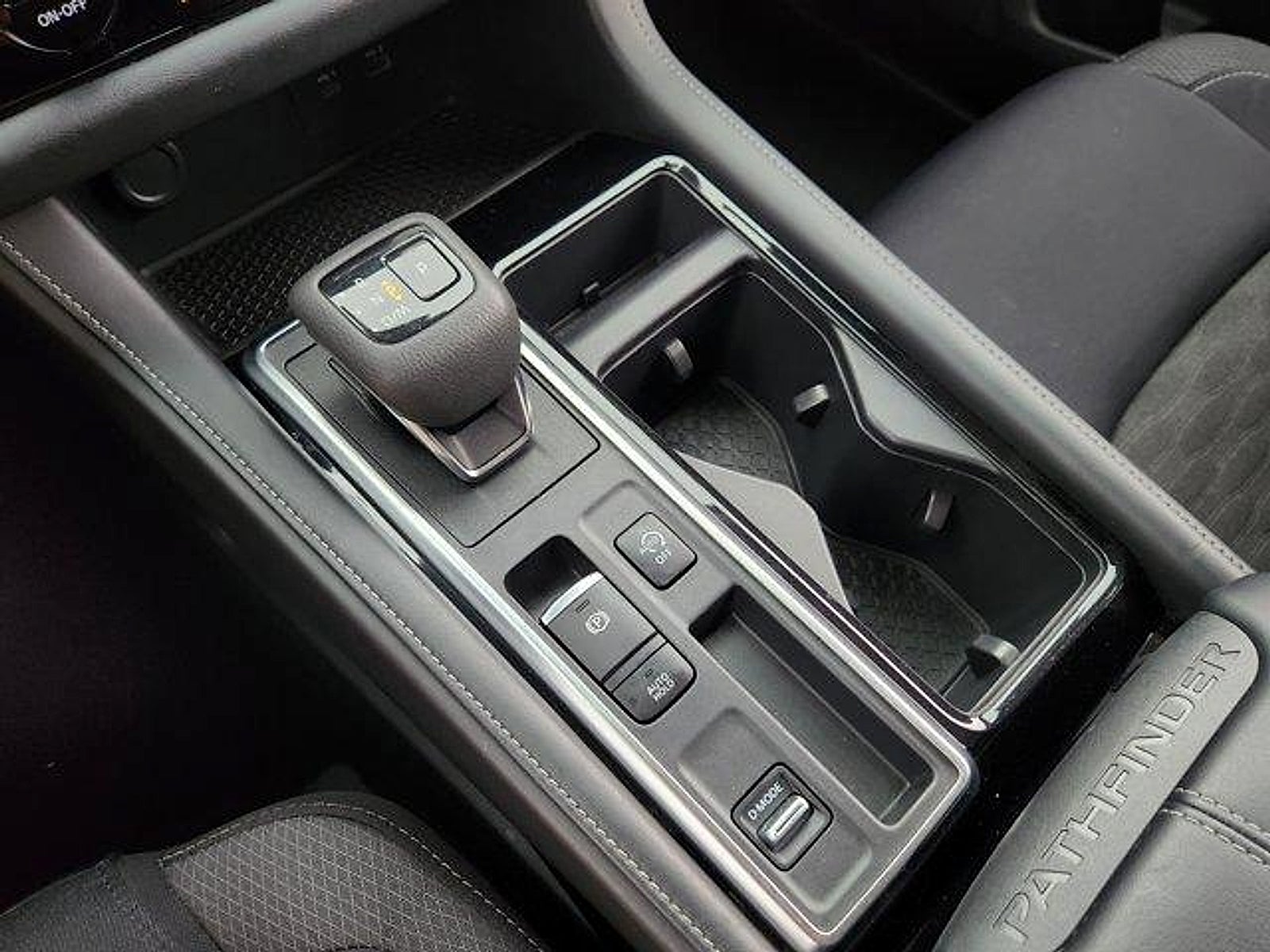 2023 Nissan Pathfinder SV FWD