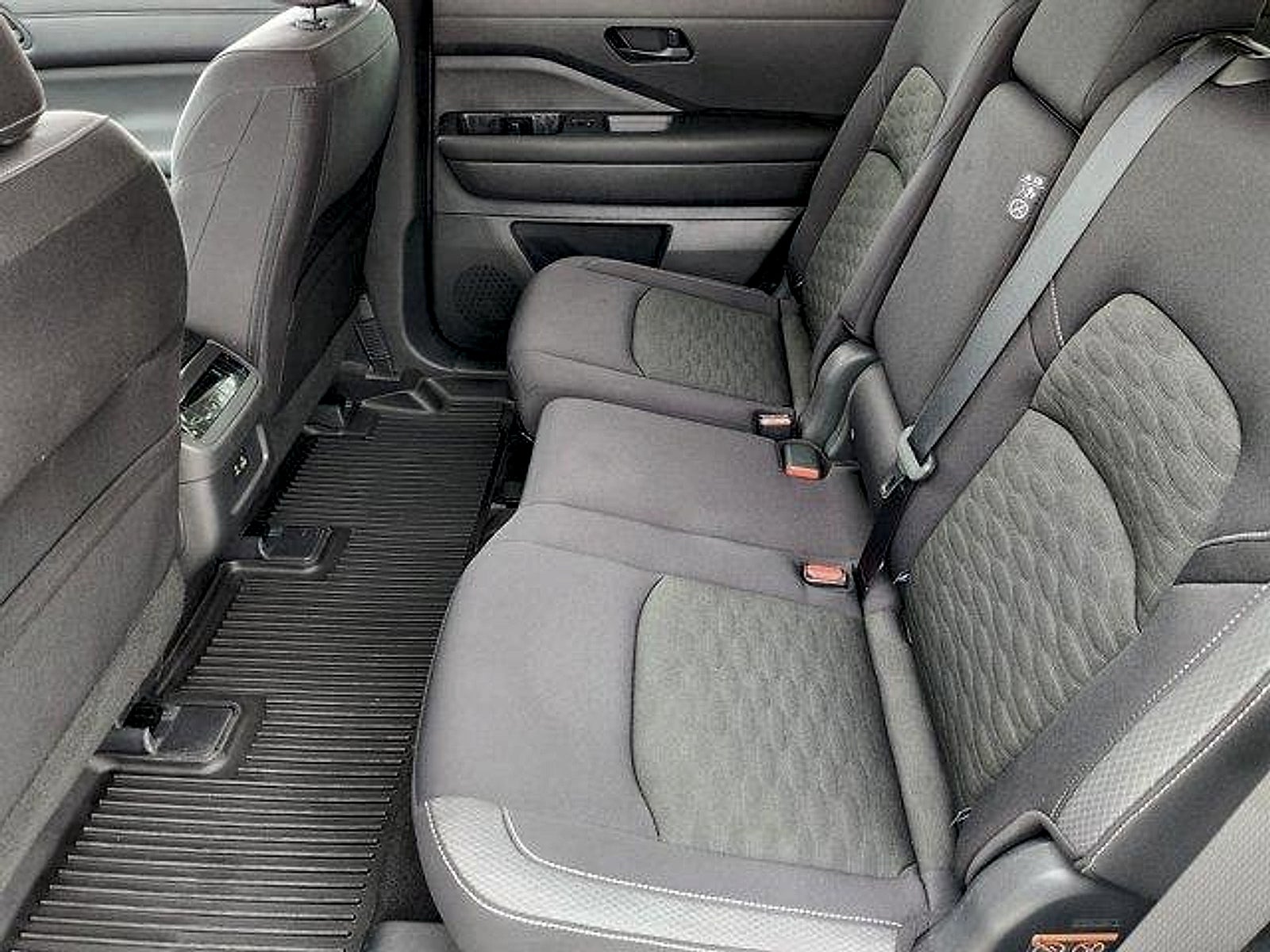 2023 Nissan Pathfinder SV FWD