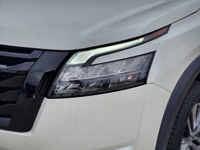 2023 Nissan Pathfinder SV FWD