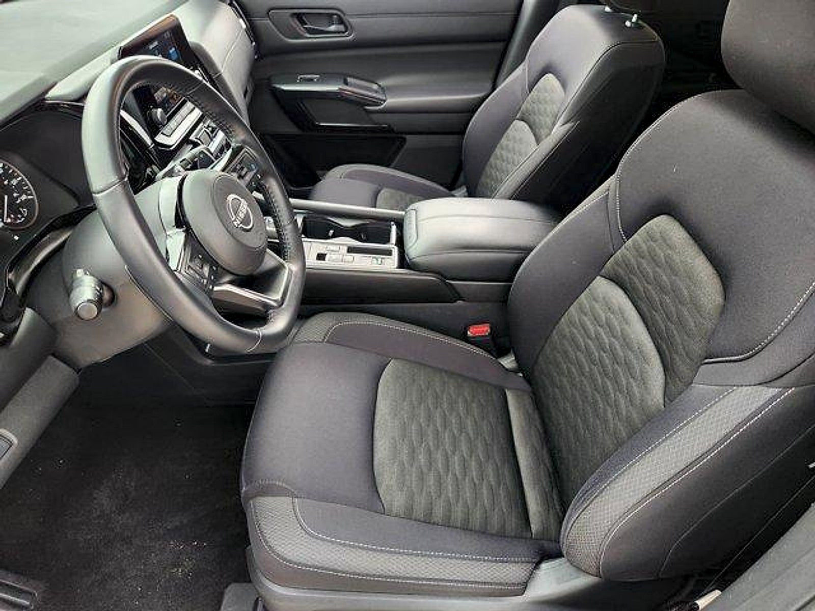 2023 Nissan Pathfinder SV FWD