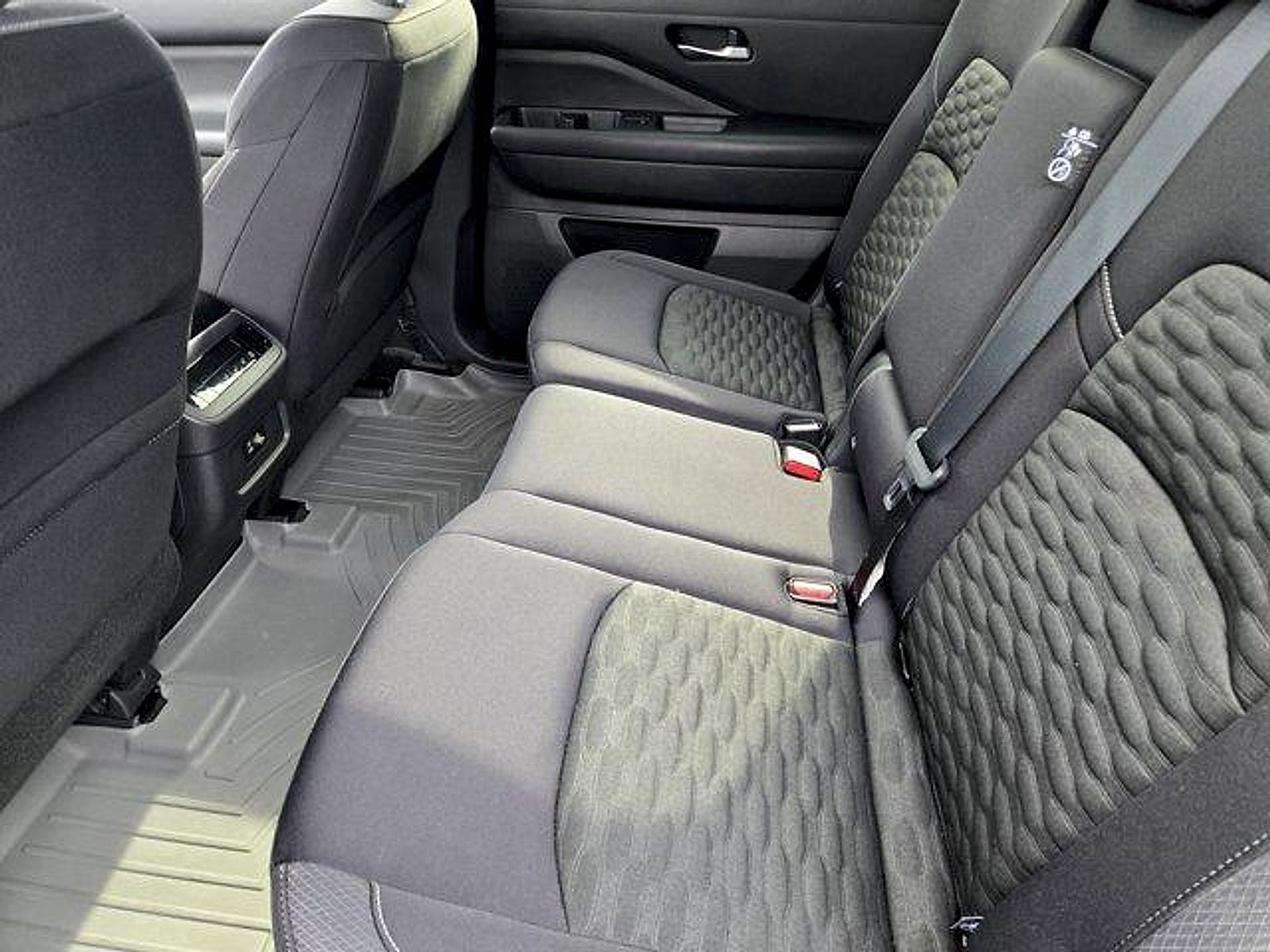 2022 Nissan Pathfinder SV 2WD