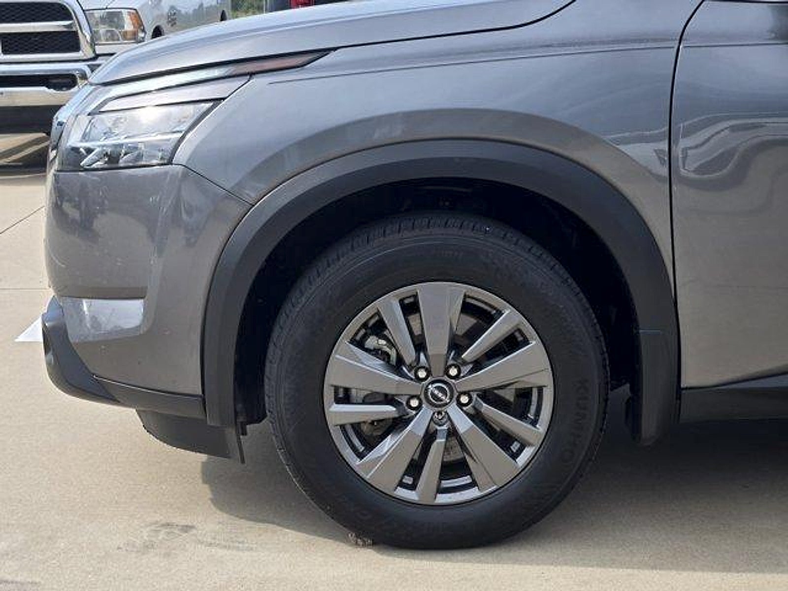 2022 Nissan Pathfinder SV 2WD
