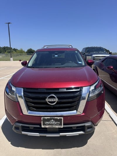 2023 Nissan Pathfinder SL FWD
