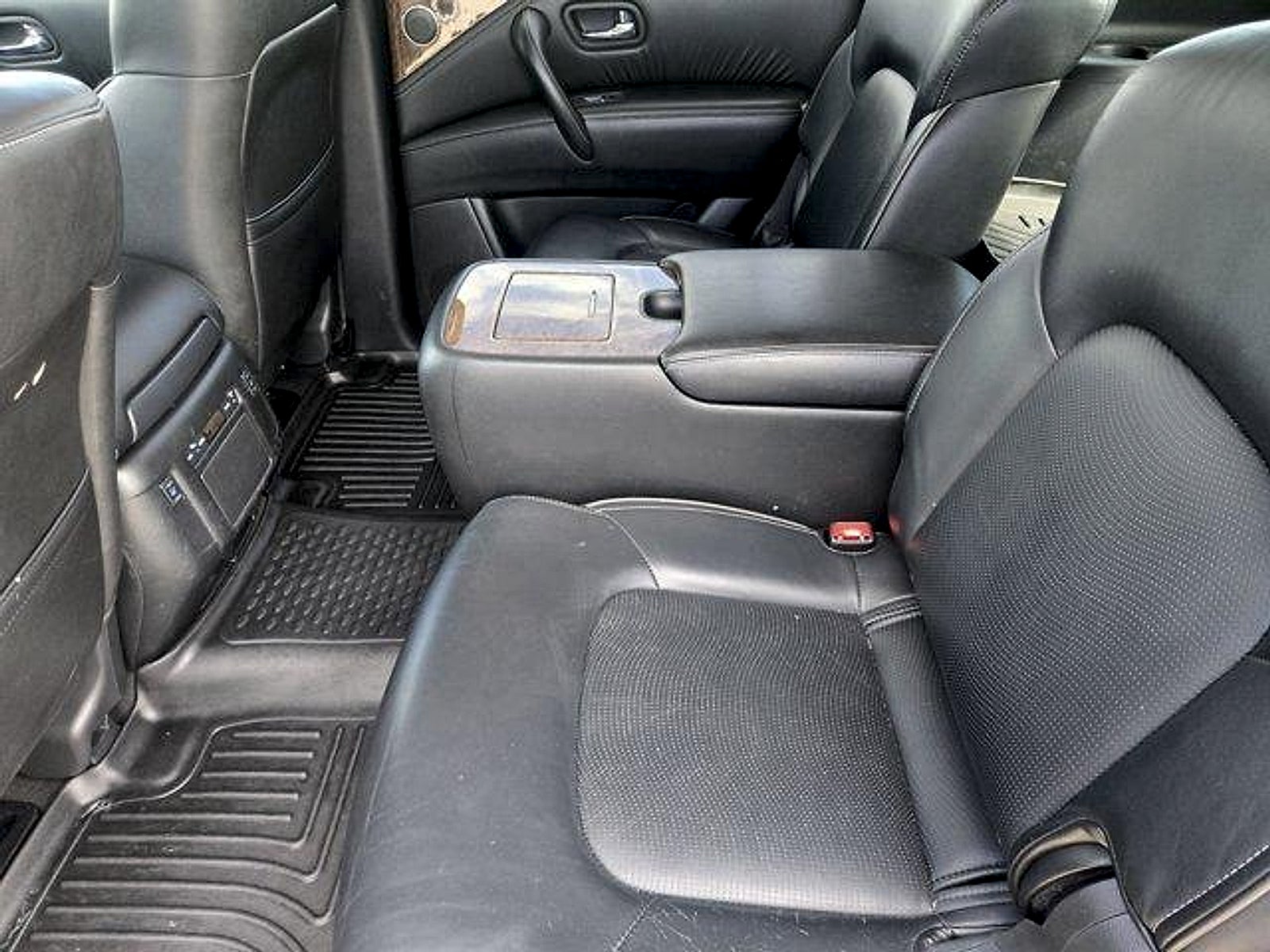2017 INFINITI QX80 RWD