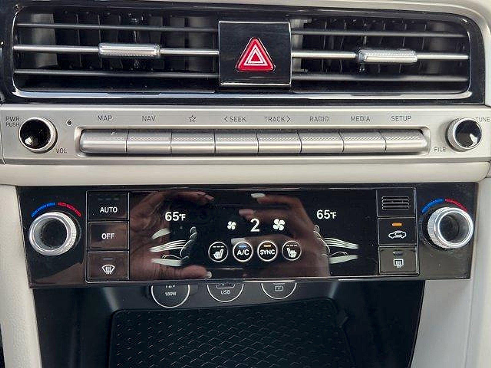 2025 Genesis G70 2.5T RWD