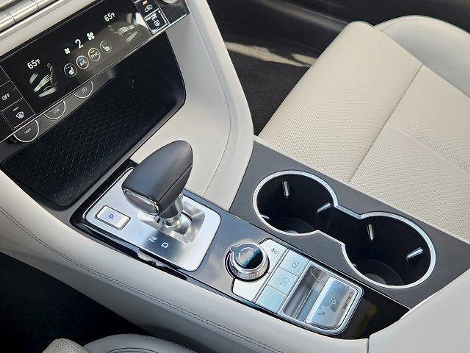 2025 Genesis G70 2.5T RWD