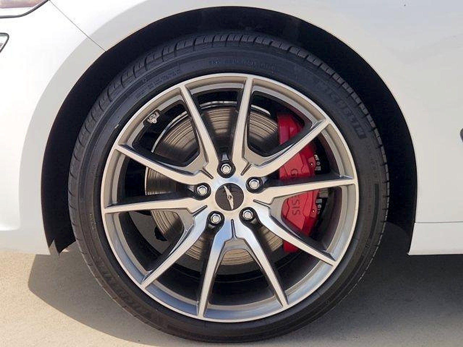 2025 Genesis G70 2.5T RWD